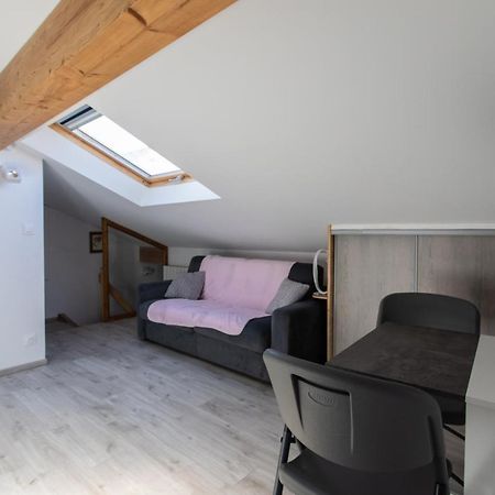Le Coq Charmant Petit Studio En Centre Ville D'Embrun Buitenkant foto